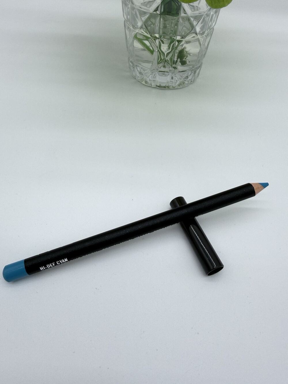 MAC Pro Chromagraphic Pencil Hi-def Cyan 1.36 g / 0.05